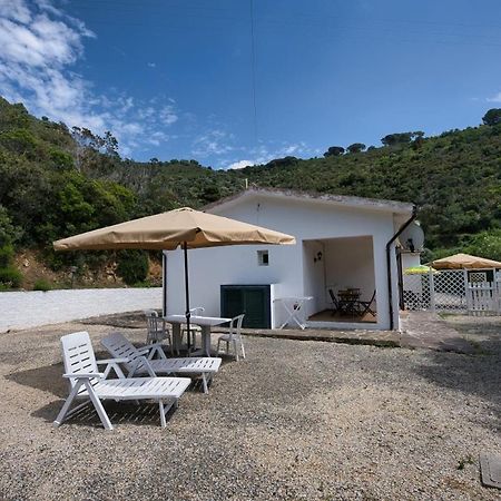 Alloggi Del Mirto A Morcone - Goelba กาโปลิเวรี ภายนอก รูปภาพ