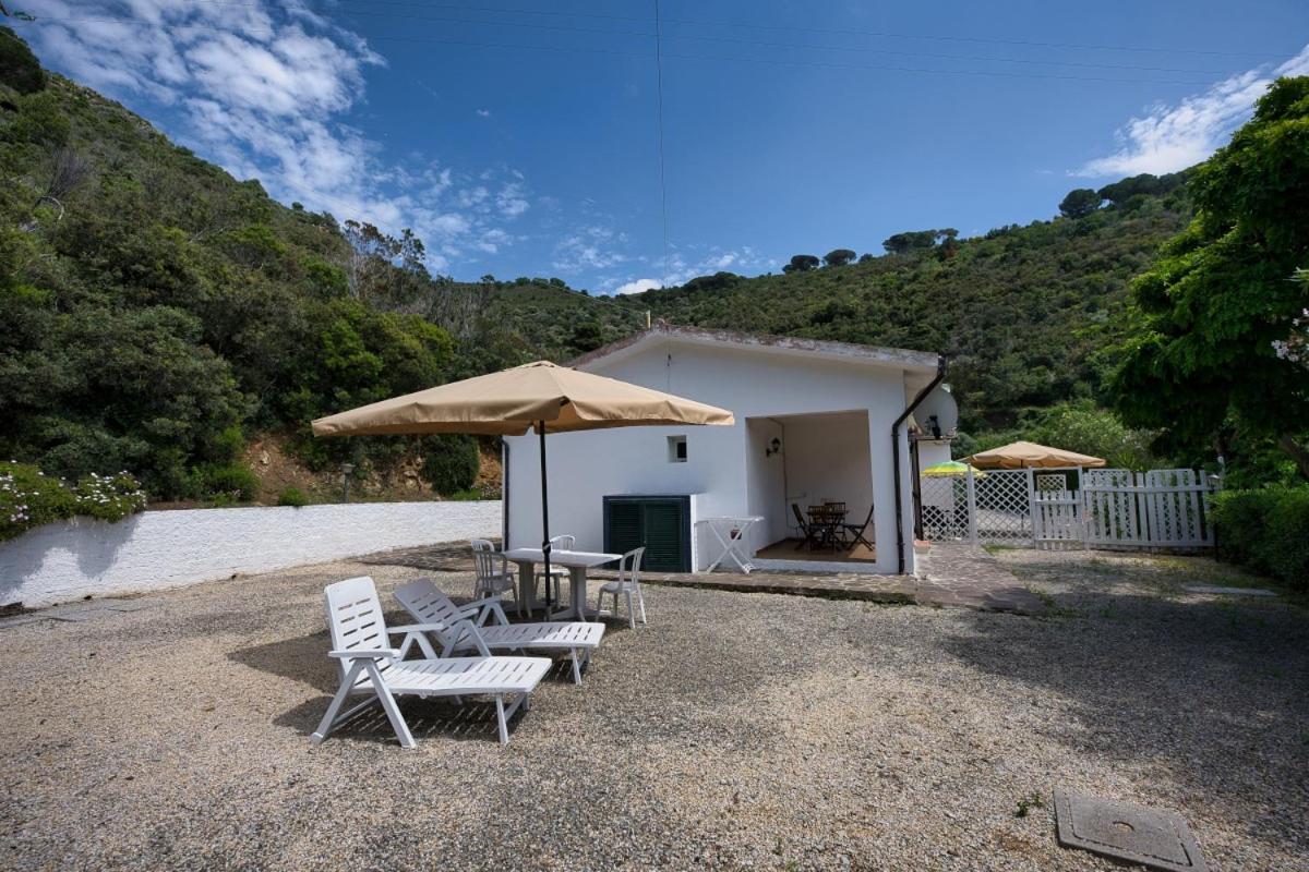 Alloggi Del Mirto A Morcone - Goelba กาโปลิเวรี ภายนอก รูปภาพ