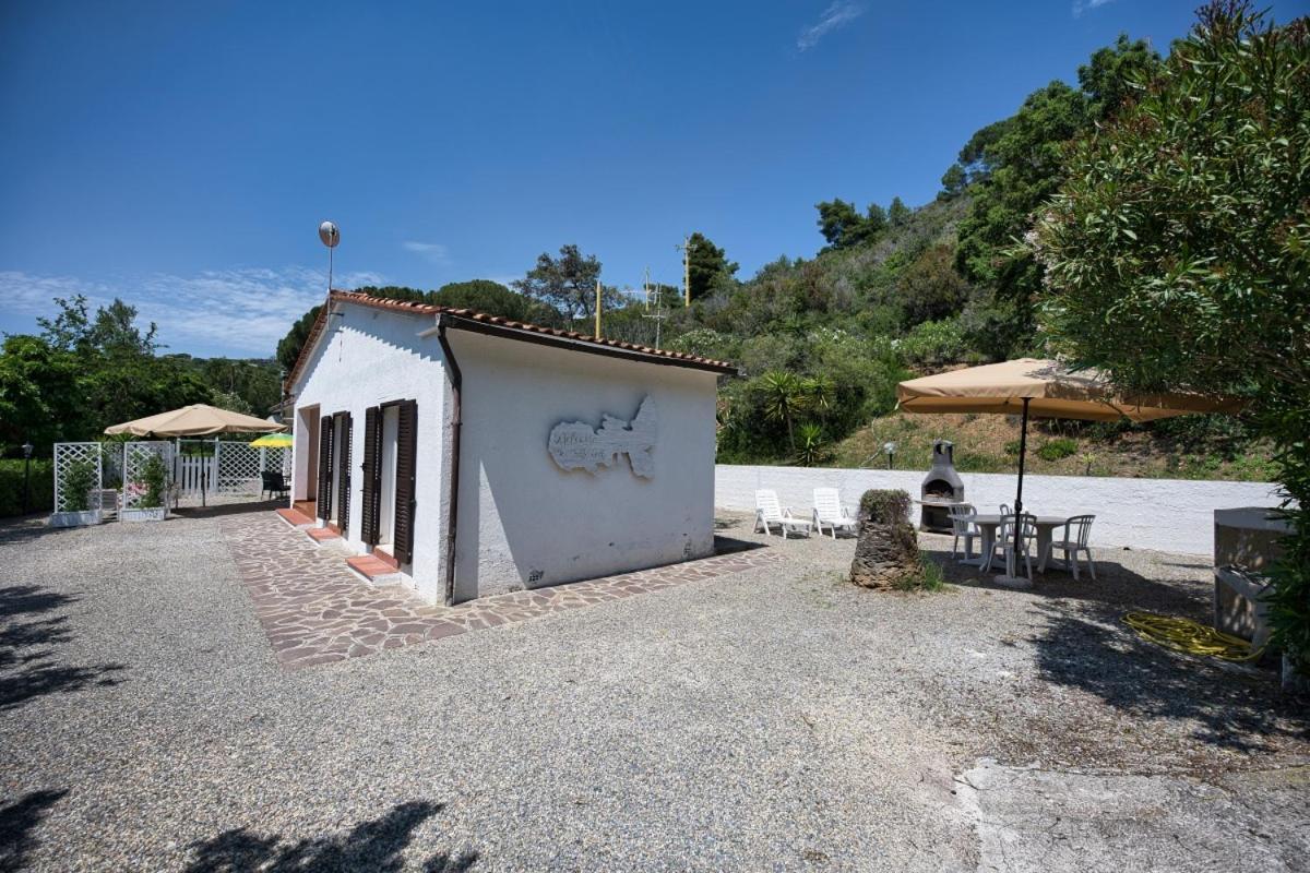 Alloggi Del Mirto A Morcone - Goelba กาโปลิเวรี ภายนอก รูปภาพ